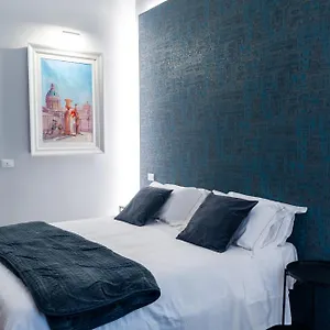 catarina-suites-centro-storico.catania-hotels.net/